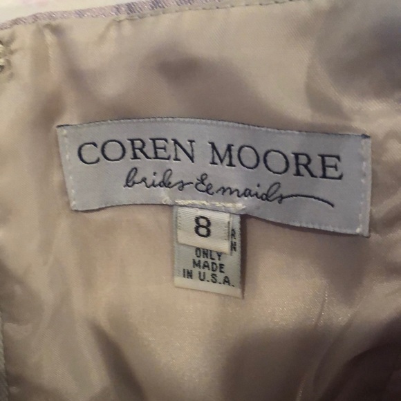 A goldish mini puff dress - Picture 2 of 3